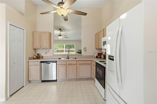 4306 PEBBLESTONE COURT, Orlando, FL 32826