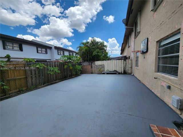 15250 SW 80th St 4, Miami, FL 33193
