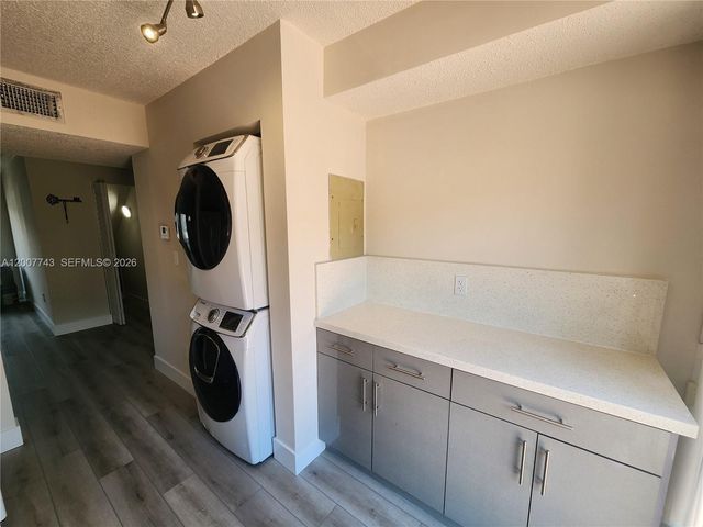 15250 SW 80th St 4, Miami, FL 33193