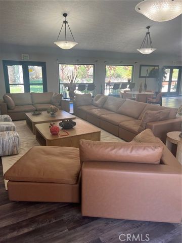 24303 Woolsey Canyon Road 19, Canoga Park (los Angeles), CA 91304