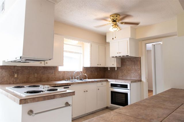 1807 Maux Drive, Houston, TX 77043