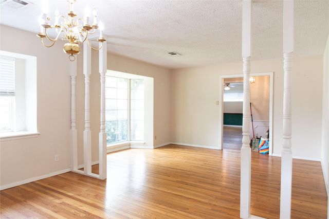 1807 Maux Drive, Houston, TX 77043