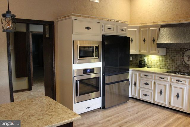 1220 LIMEKILN RD, Limekiln, PA 19535