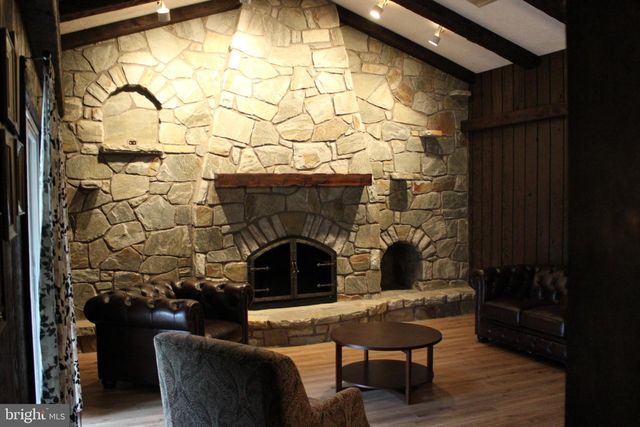 1220 LIMEKILN RD, Limekiln, PA 19535