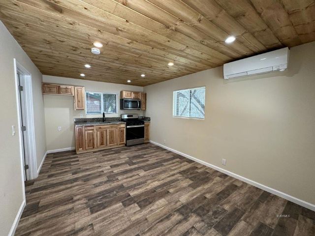 54100 Pine Crest, Idyllwild, CA 92549