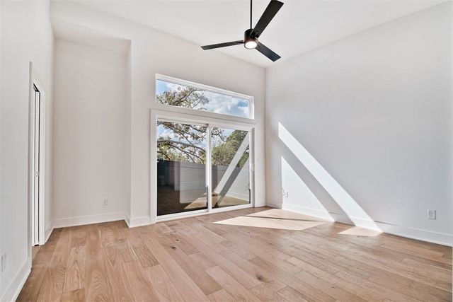 202 NW 9th Street, Bentonville, AR 72712