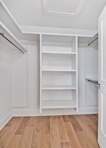 202 NW 9th Street, Bentonville, AR 72712