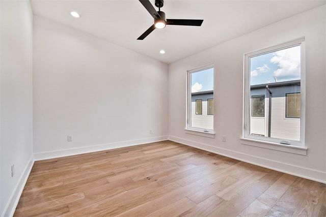 202 NW 9th Street, Bentonville, AR 72712