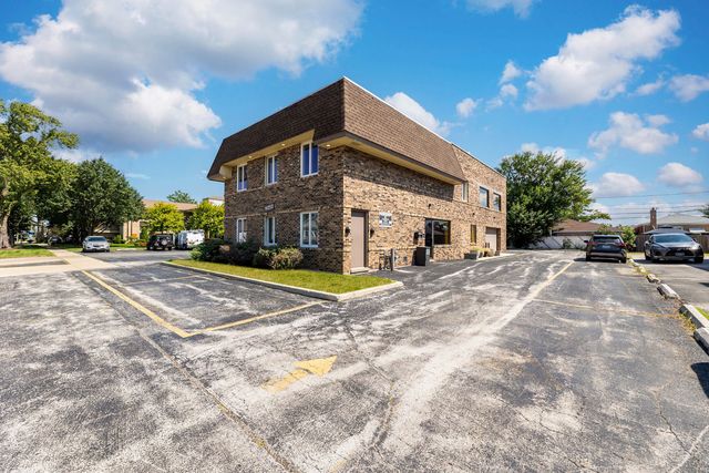 9757 S Kedzie Avenue, Evergreen Park, IL 60805