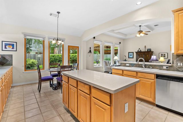 122 S Evangeline Oaks Circle, The Woodlands, TX 77384