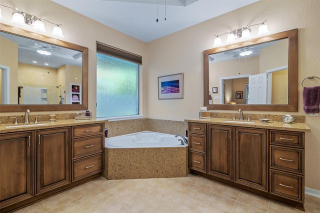 122 S Evangeline Oaks Circle, The Woodlands, TX 77384