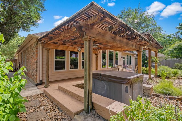 122 S Evangeline Oaks Circle, The Woodlands, TX 77384