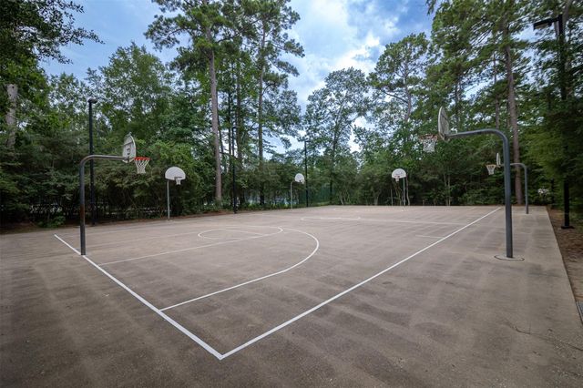 122 S Evangeline Oaks Circle, The Woodlands, TX 77384