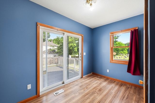 16 Park Pl, East Longmeadow, MA 01028