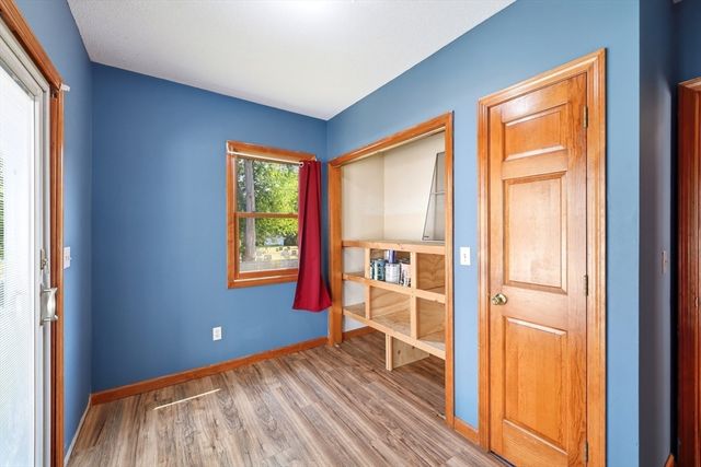 16 Park Pl, East Longmeadow, MA 01028