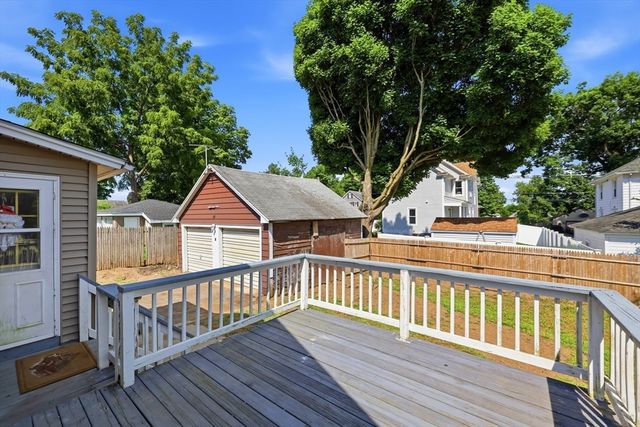 16 Park Pl, East Longmeadow, MA 01028