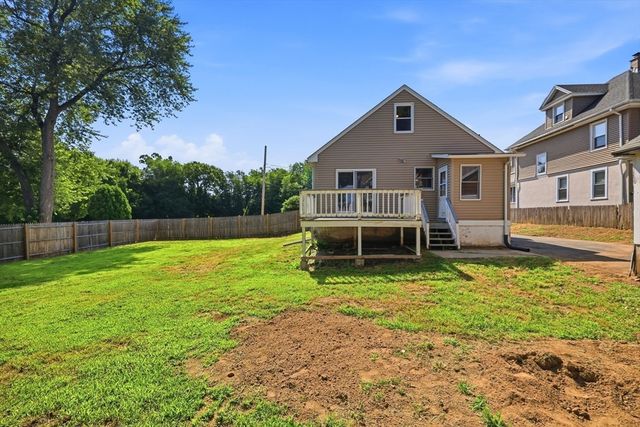 16 Park Pl, East Longmeadow, MA 01028