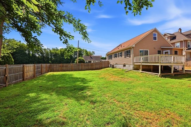 16 Park Pl, East Longmeadow, MA 01028