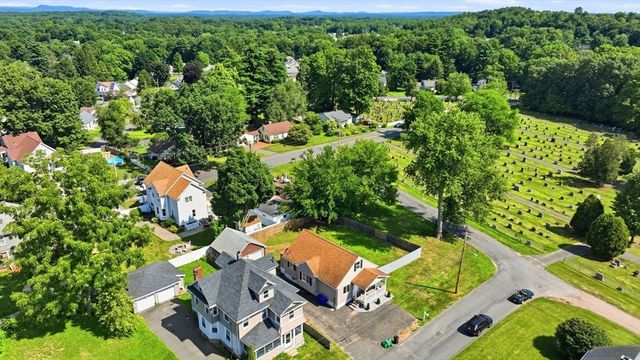 16 Park Pl, East Longmeadow, MA 01028
