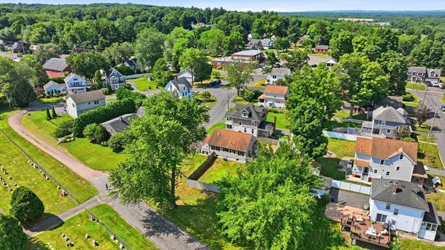 16 Park Pl, East Longmeadow, MA 01028