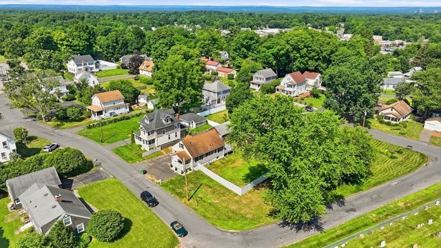 16 Park Pl, East Longmeadow, MA 01028