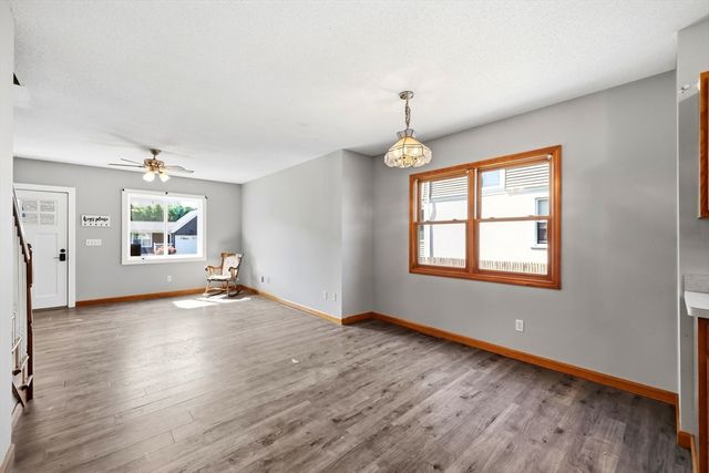 16 Park Pl, East Longmeadow, MA 01028