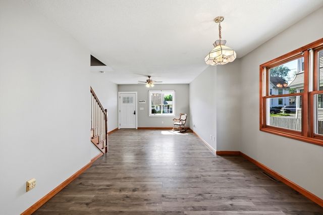 16 Park Pl, East Longmeadow, MA 01028