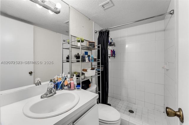 9320 Fontainebleau Blvd 215, Miami, FL 33172