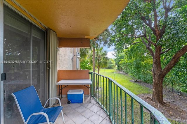 9320 Fontainebleau Blvd 215, Miami, FL 33172