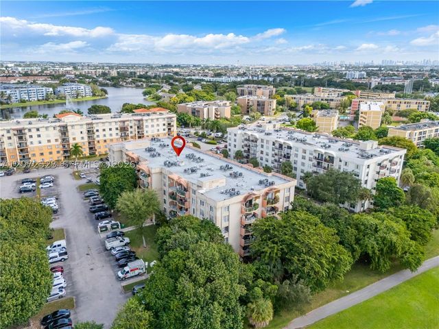 9320 Fontainebleau Blvd 215, Miami, FL 33172