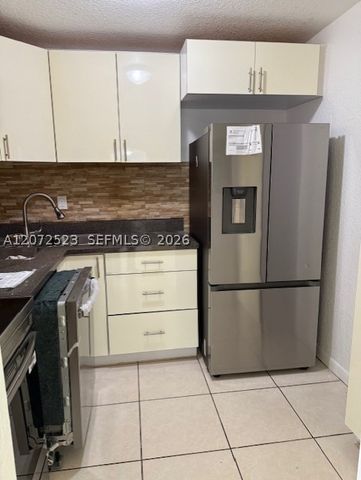 9320 Fontainebleau Blvd 215, Miami, FL 33172