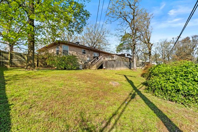 3818 Lakeview Road, North Little Rock, AR 72116