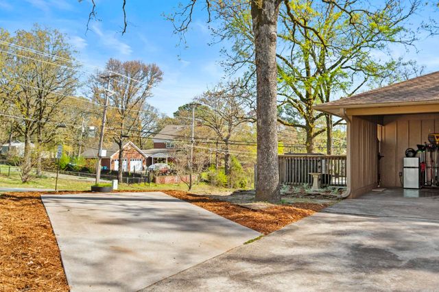 3818 Lakeview Road, North Little Rock, AR 72116