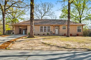 3818 Lakeview Road, North Little Rock, AR 72116