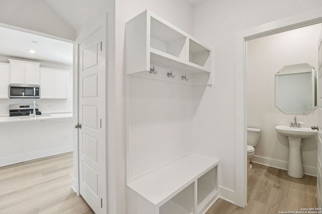 6330 Comanche Coyote, San Antonio, TX 78233