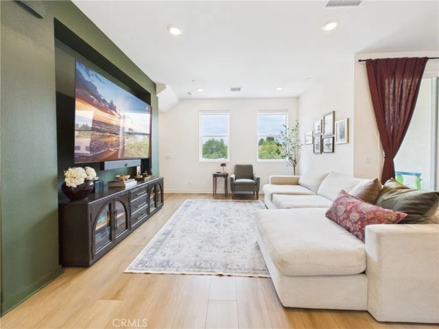 17952 Seaglass Drive, Huntington Beach, CA 92647