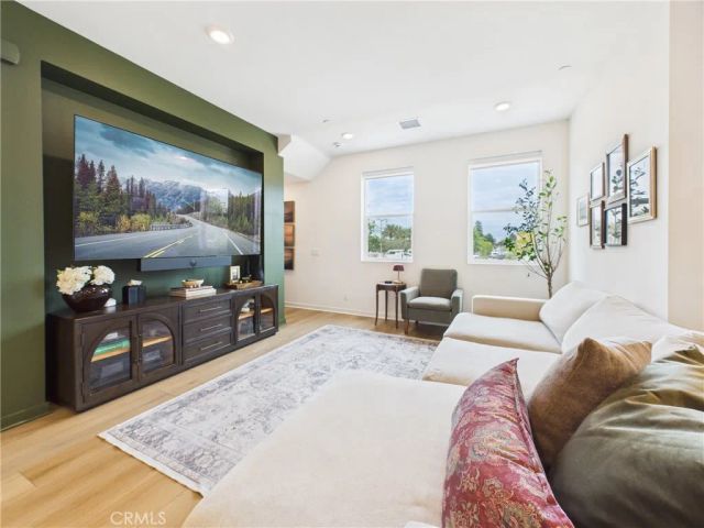 17952 Seaglass Drive, Huntington Beach, CA 92647