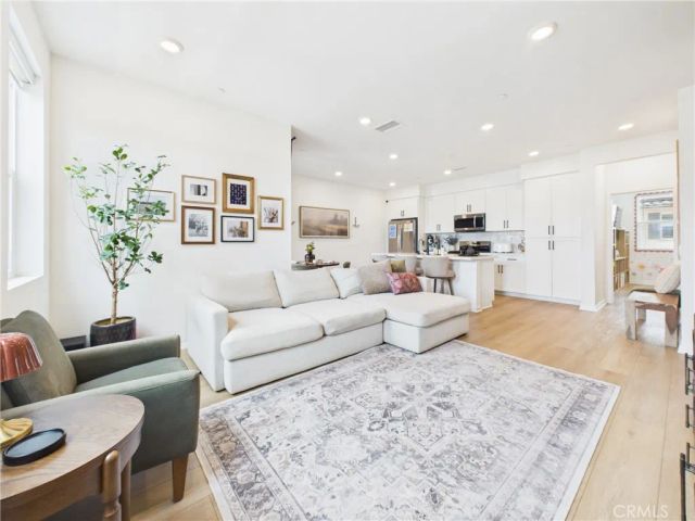 17952 Seaglass Drive, Huntington Beach, CA 92647