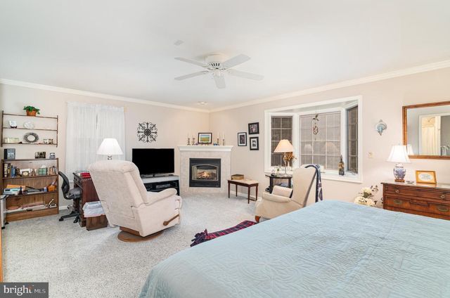 15 BONNYWICK DR, Harrisburg, PA 17111