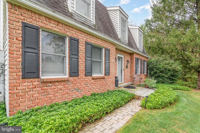 15 BONNYWICK DR, Harrisburg, PA 17111