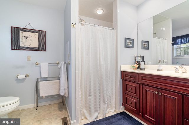 15 BONNYWICK DR, Harrisburg, PA 17111