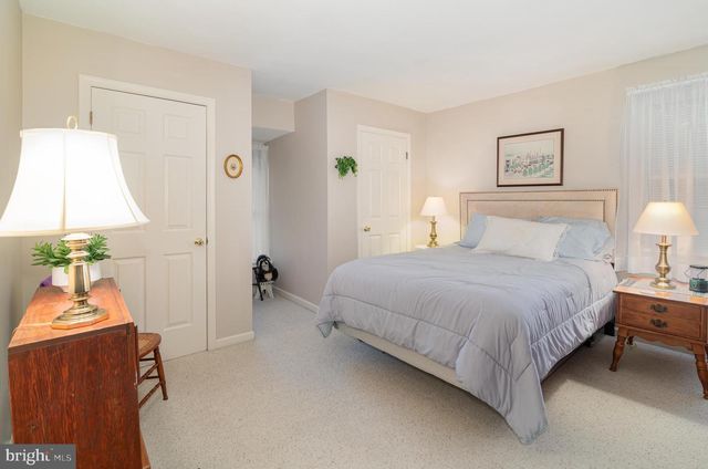 15 BONNYWICK DR, Harrisburg, PA 17111