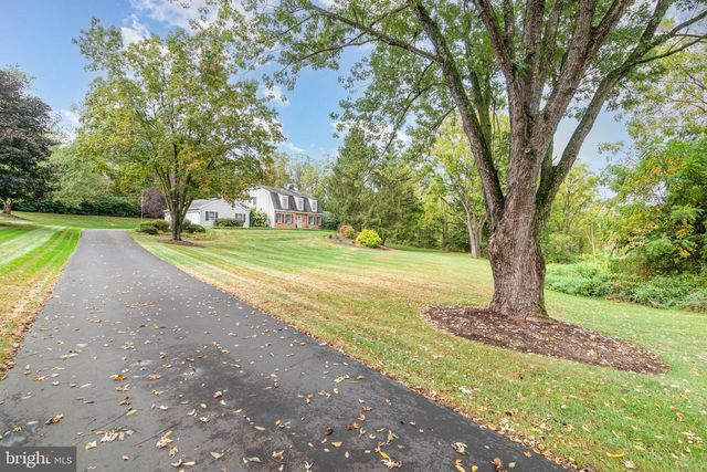 15 BONNYWICK DR, Harrisburg, PA 17111