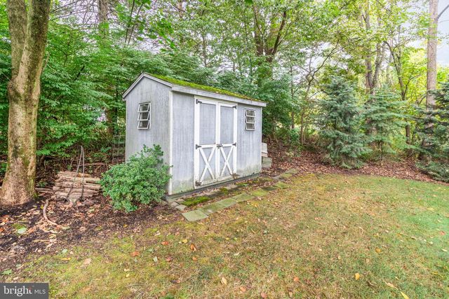 15 BONNYWICK DR, Harrisburg, PA 17111