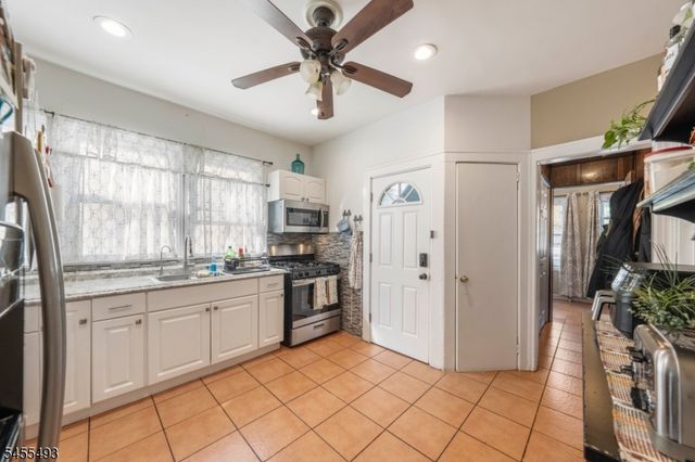 130 Acme St, Elizabeth City, NJ 07202