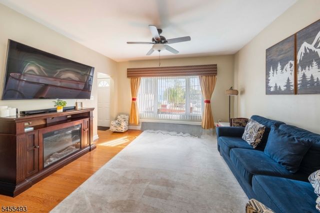 130 Acme St, Elizabeth City, NJ 07202