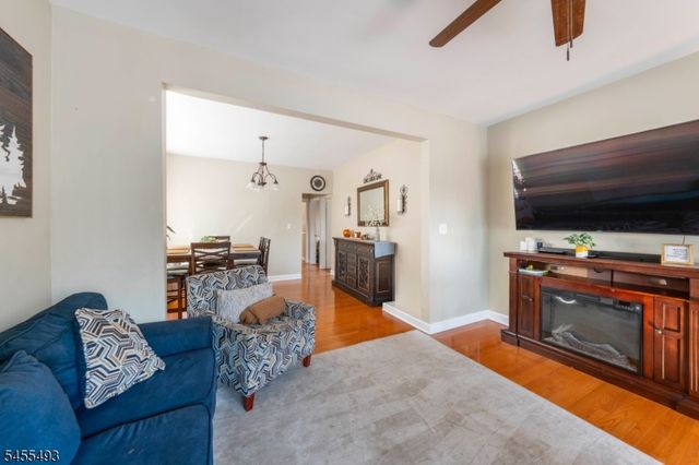 130 Acme St, Elizabeth City, NJ 07202