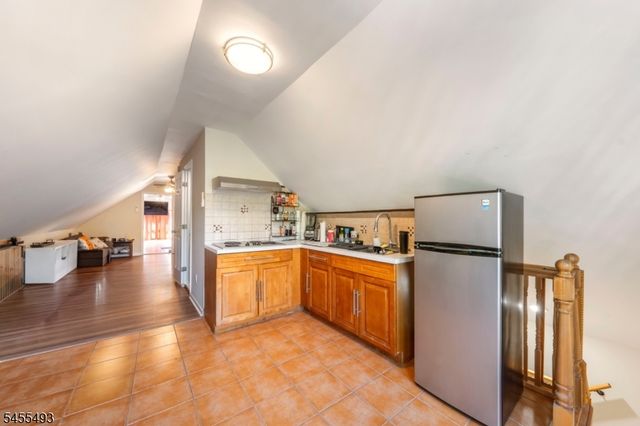 130 Acme St, Elizabeth City, NJ 07202