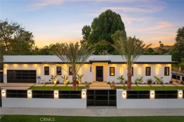 20703 Quedo Dr, Woodland Hills, CA 91364