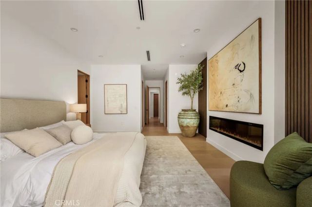 20703 Quedo Dr, Woodland Hills, CA 91364